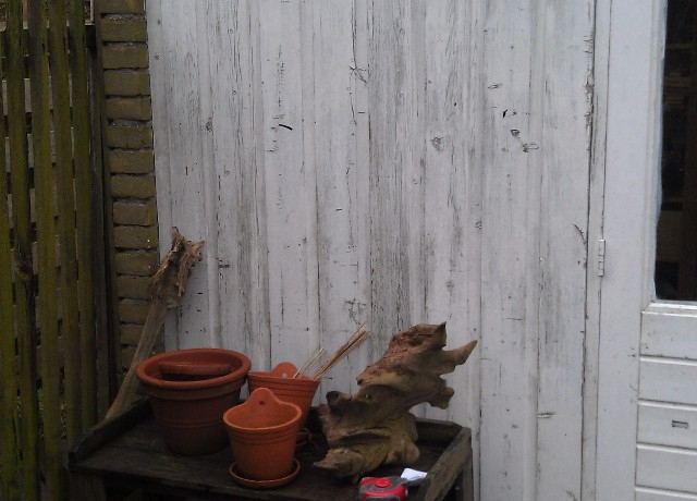 Schuur voor onderhoud door Ron Giling